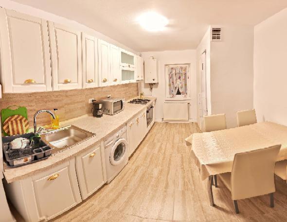 Apartament 2 Camere Cu Loc De Parcare คลูจ-นาโปกา ภายนอก รูปภาพ